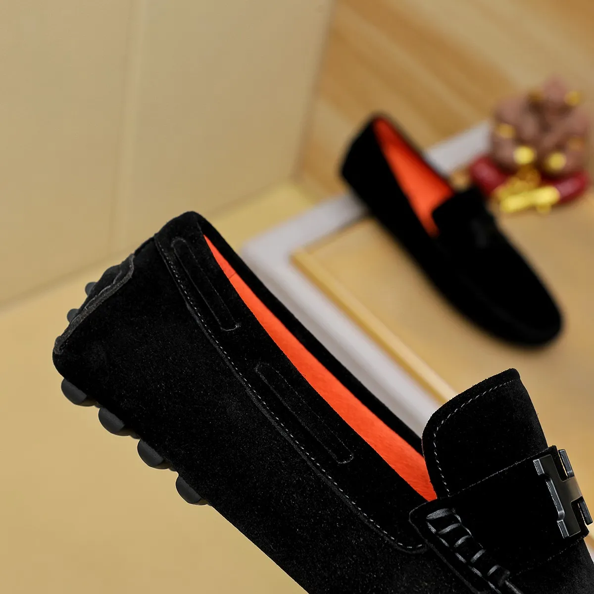 Men's shoes 💰380 🕷🕷【HERMES】Same style at Hermès counters 🇨🇳 Classic slip-on shoes 1:1 mold opening 💯 Original quality 🍓 Made of imported first-layer cowhide 🍅 pigskin lining 🌶🌶 Super high-end men's leather shoes 🇨🇳 Solid and stable, very special 🍇 Color, code number 38-44 (45.46/47 customized)...